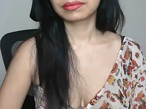 alyna1 online show from April 28, 7:01 am