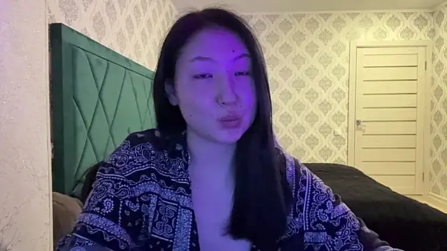 Ameliya kim online show from May 4, 8:45 pm
