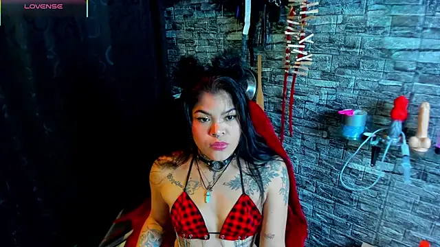 Annaleah  online show from May 9, 8:00 pm