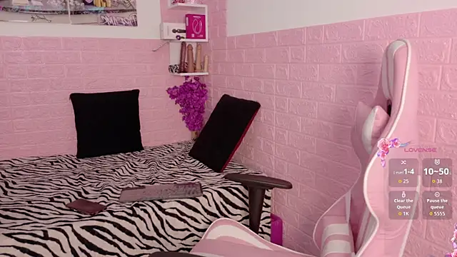 Sophi Sweet11 online show from May 19, 1:51 pm