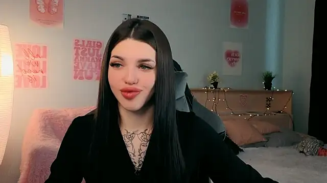 molly rettyy online show from May 9, 4:47 am