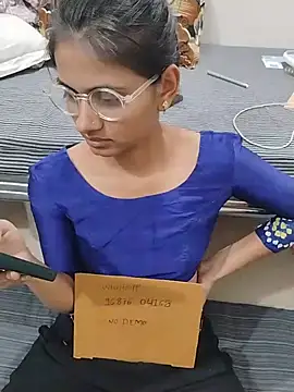 sexy couple liv online show from April 10, 5:52 pm