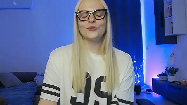 zayaizback online show from April 26, 4:05 pm