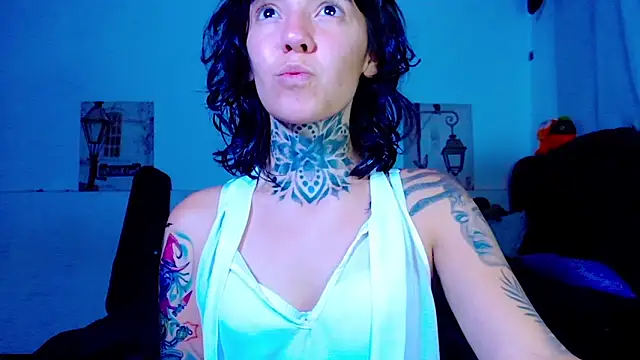 LannieGonzales online show from May 9, 8:22 pm