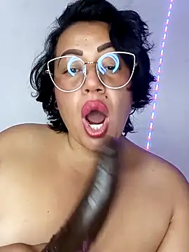 vibeSex1 online show from May 5, 7:06 pm