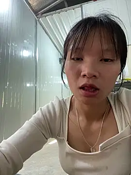 Elisa-a online show from May 14, 10:10 am