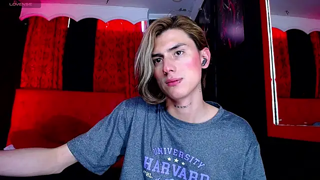 AlanFox1 online show from April 20, 6:11 pm