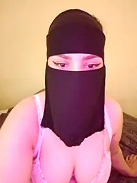 Queen Lola online show from May 5, 2:31 pm