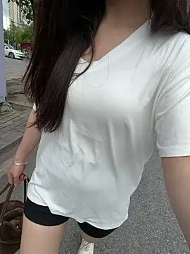 Xiaoyunduo1 online show from May 18, 8:20 am