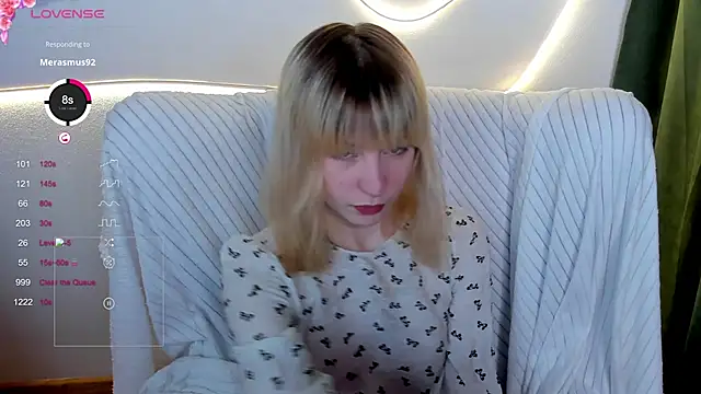 MiaKimiko online show from June 5, 1:31 am
