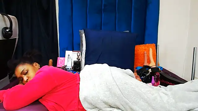 Freakyslut-39 online show from July 4, 3:46 am