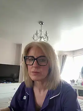 Laylaskyexx online show from April 10, 12:22 pm