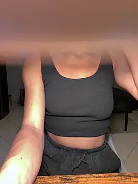 latinacaro- online show from June 1, 10:43 pm