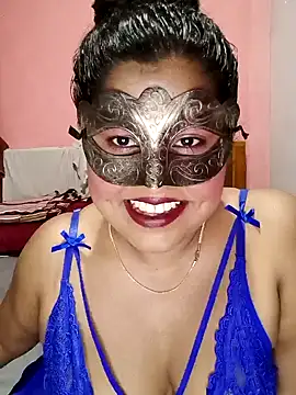 Maskedcurves online show from May 6, 6:06 am