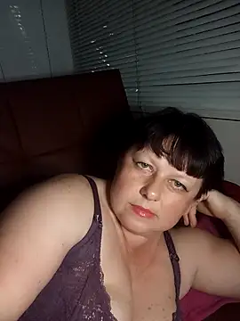 AuroKaria online show from May 11, 5:43 pm