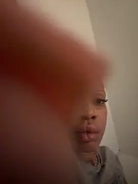 Rosie-B online show from April 21, 10:06 pm