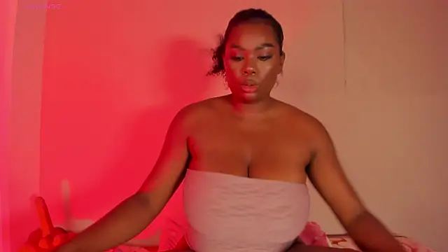 hugeboobs-ebony online show from April 11, 11:08 pm