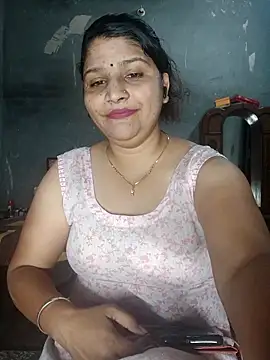 Riyashrma001 online show from April 25, 6:38 pm