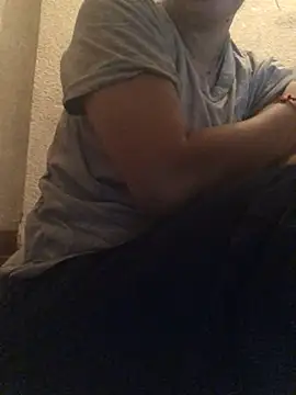 Laacoluu online show from April 15, 12:17 pm