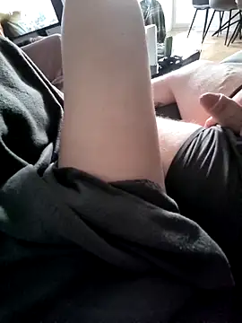 LadyLeni online show from April 10, 5:30 pm