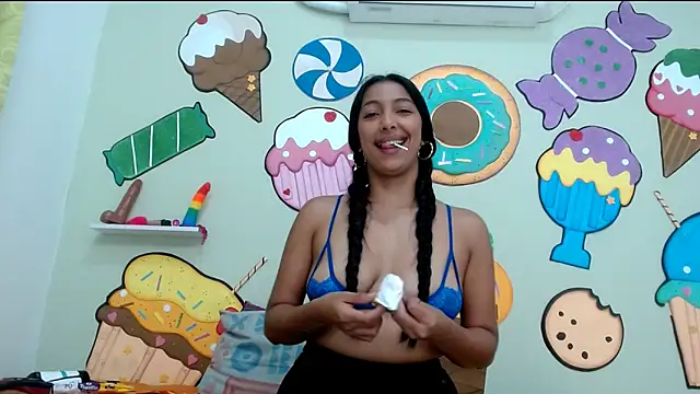 pamelaskiny20 online show from May 1, 2:37 am