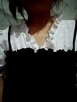Ffhhqww1 online show from May 31, 2:45 pm
