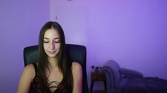 Crystalbrunette18 online show from July 3, 6:36 pm