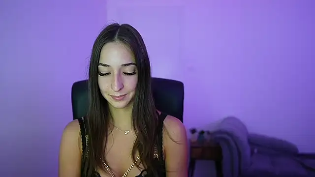 Crystalbrunette18 online show from June 14, 6:30 pm