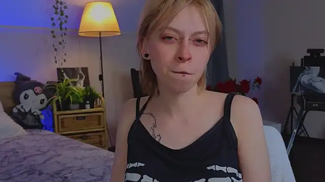 MimmiMouse online show from April 7, 8:05 am