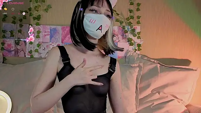 LunaNyanmi online show from April 29, 9:23 am