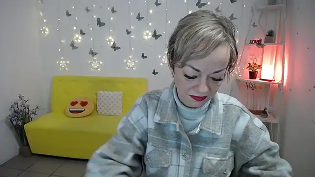 NikaMayu online show from May 4, 5:22 am