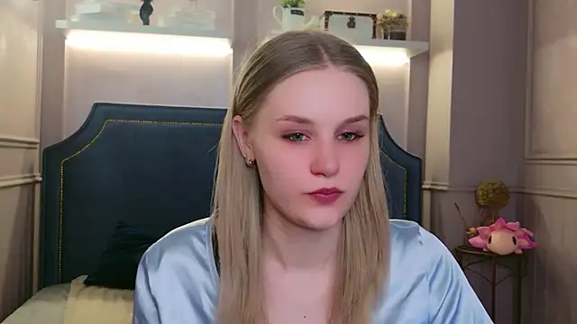 Molly Voses online show from June 30, 9:47 pm