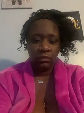 amberchill26 online show from April 20, 3:04 pm