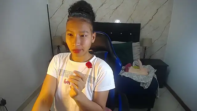 hasley cute online show from May 5, 7:28 pm