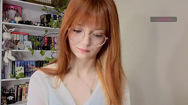 Lilyrin online show from May 11, 8:28 pm