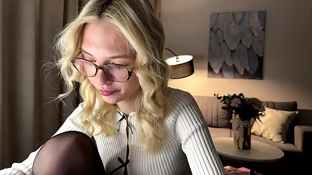 EvelineMolima online show from April 29, 6:24 pm