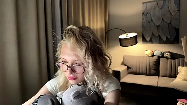 EvelineMolima online show from May 9, 8:44 pm