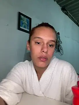 nandinharuivinha22 online show from July 28, 1:54 pm