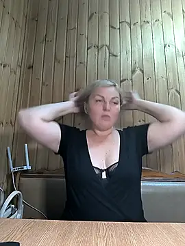 White-Chocolatte online show from April 15, 5:46 pm