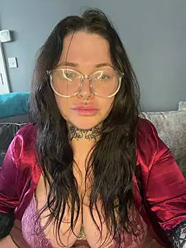 Amydowe  online show from April 8, 1:13 pm