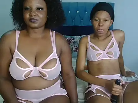 YourWifeyLily online show from May 5, 10:24 pm
