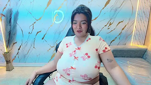 Sasha tf online show from May 5, 9:07 pm