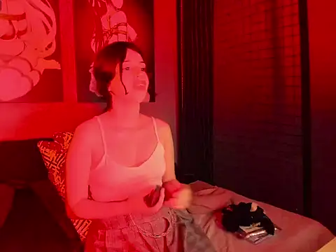 Sophie Copers online show from May 8, 8:32 pm
