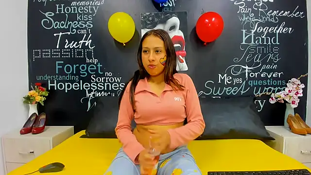 Sofiia  Cute1 online show from July 3, 7:09 pm