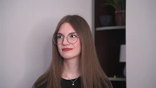 ToyaEssex online show from April 11, 10:41 am