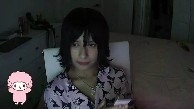 JustAStrangeGirl online show from April 8, 11:51 pm