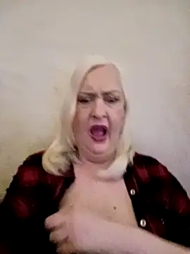 Julia20X online show from May 4, 9:24 am