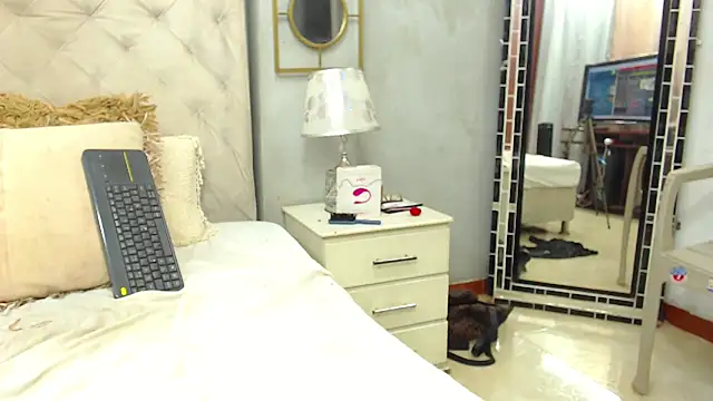 KeslySmith online show from June 26, 5:20 am