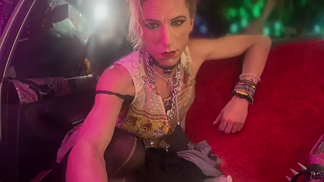 TgirlBrat online show from June 26, 8:26 am