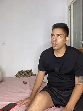 lisa and lian online show from April 12, 1:52 am